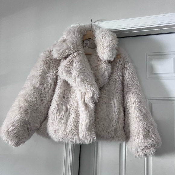 Banana Republic Jackets & Blazers - Faux Fur Double Sided Jacket - Cream